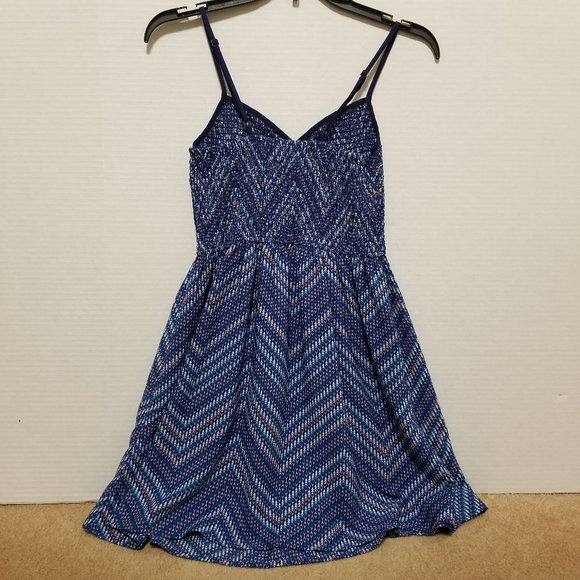 Mason + Mackenzie dress Small sleeveless geometric chevron print v-neck smocked - Picture 2 of 7
